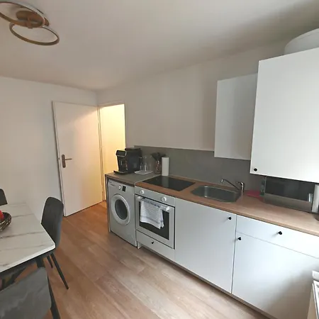 Premium Guesthouse-2 *