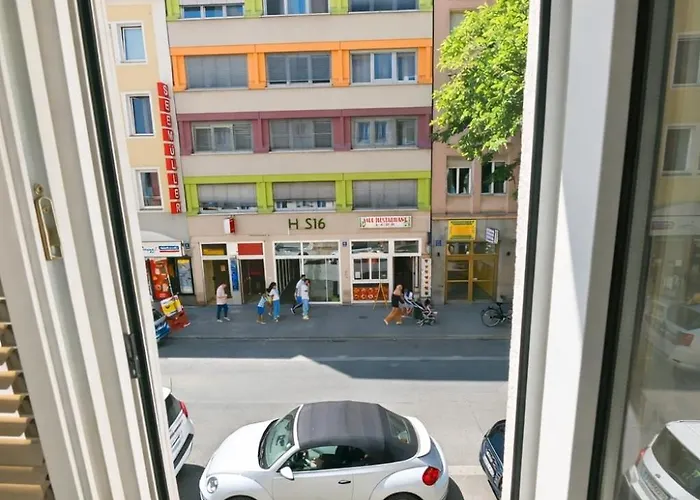 Premium Guesthouse-2 * Munich
