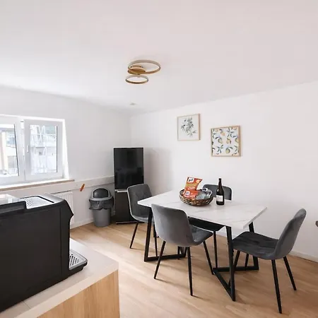Apartment Premium Guesthouse-2 *